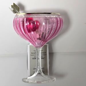White barn bbw V-day valentines drink light up scent control wallflower Nwt